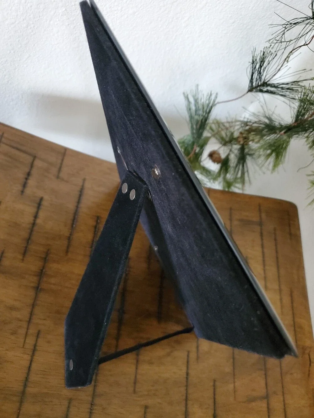 N/A black beveled